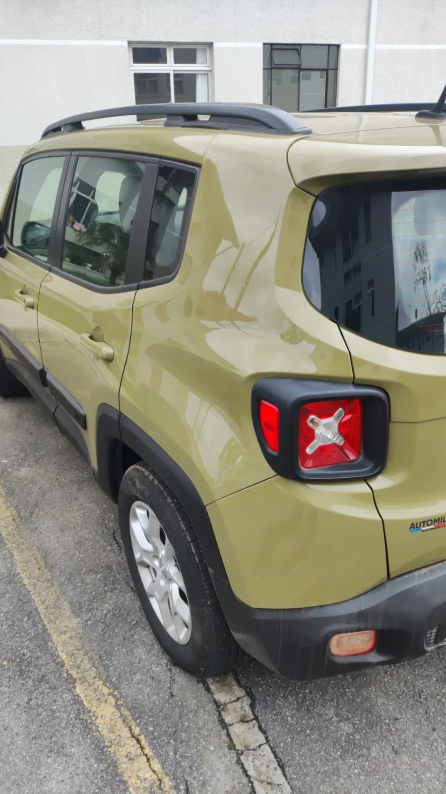 Jeep Renegade Longitude 1.8 4x2 Flex 16V Aut. — foto 3