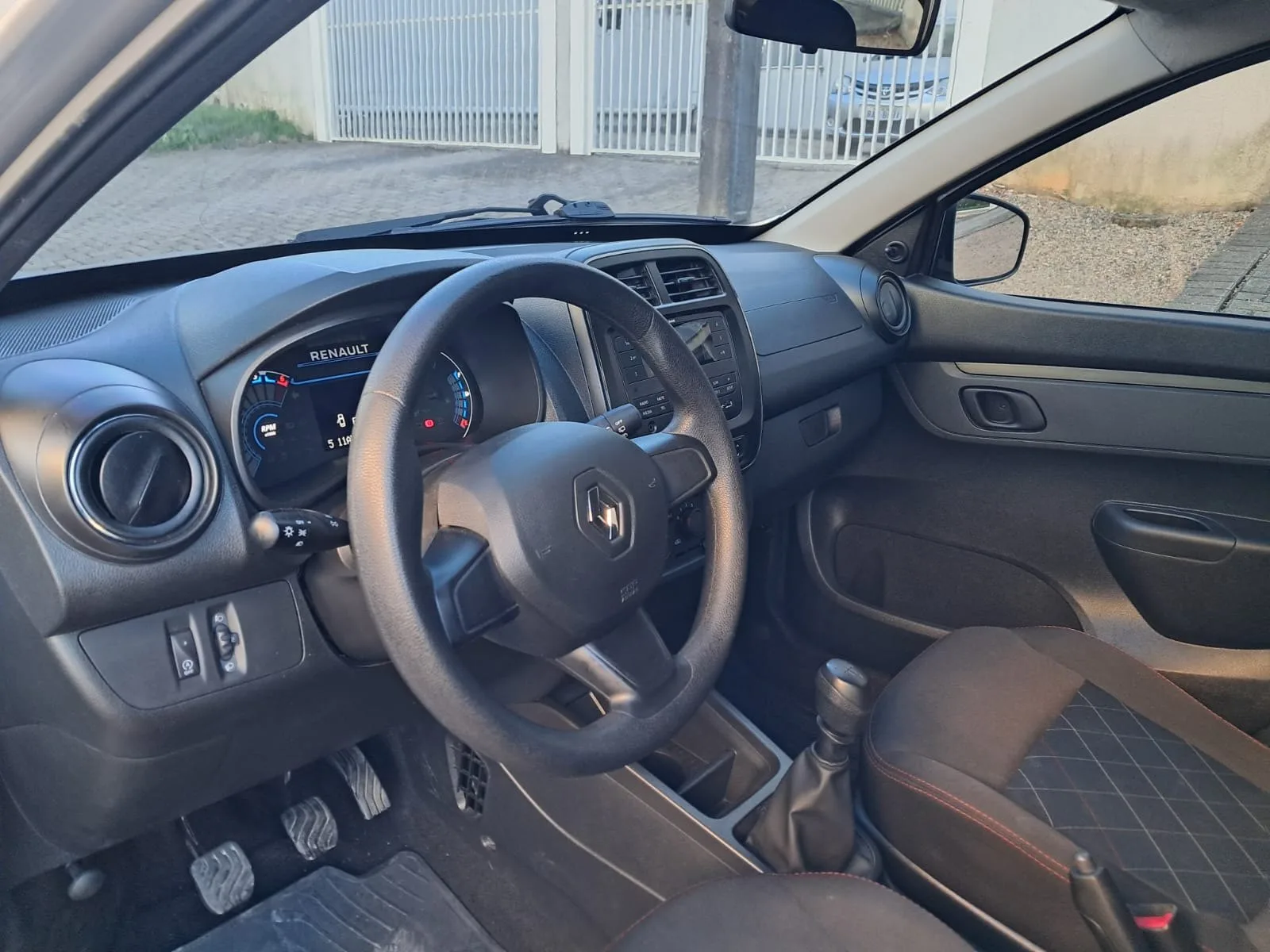 Renault KWID Zen 1.0 Flex 12V 5p Mec. — foto 5