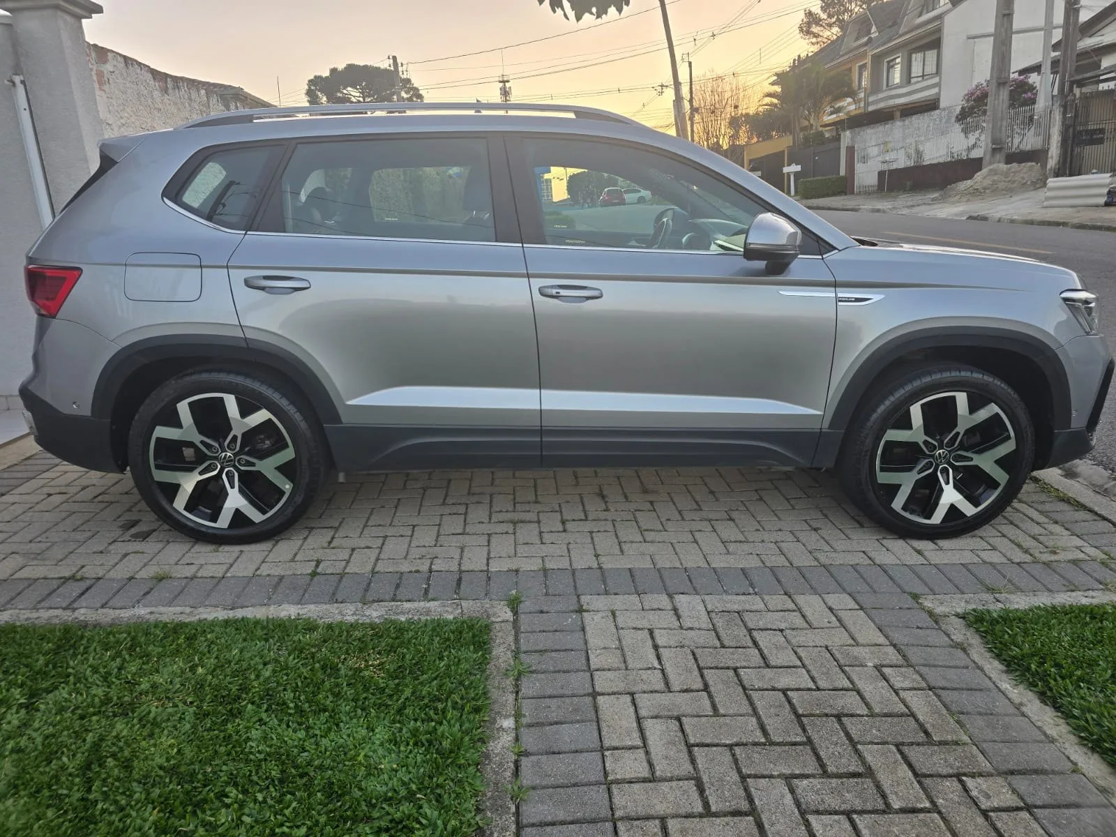 VW - VolksWagen TAOS Highline 1.4 250 TSI Flex Aut. — foto 2