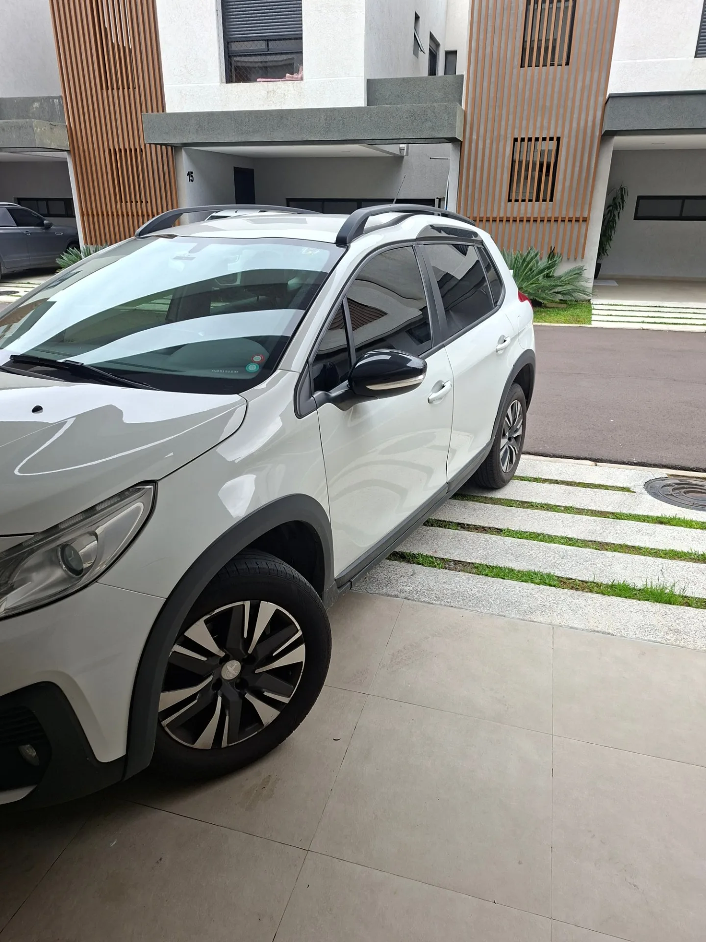 Peugeot 2008 Allure Pack 1.6 Flex 16V Aut. — foto 4
