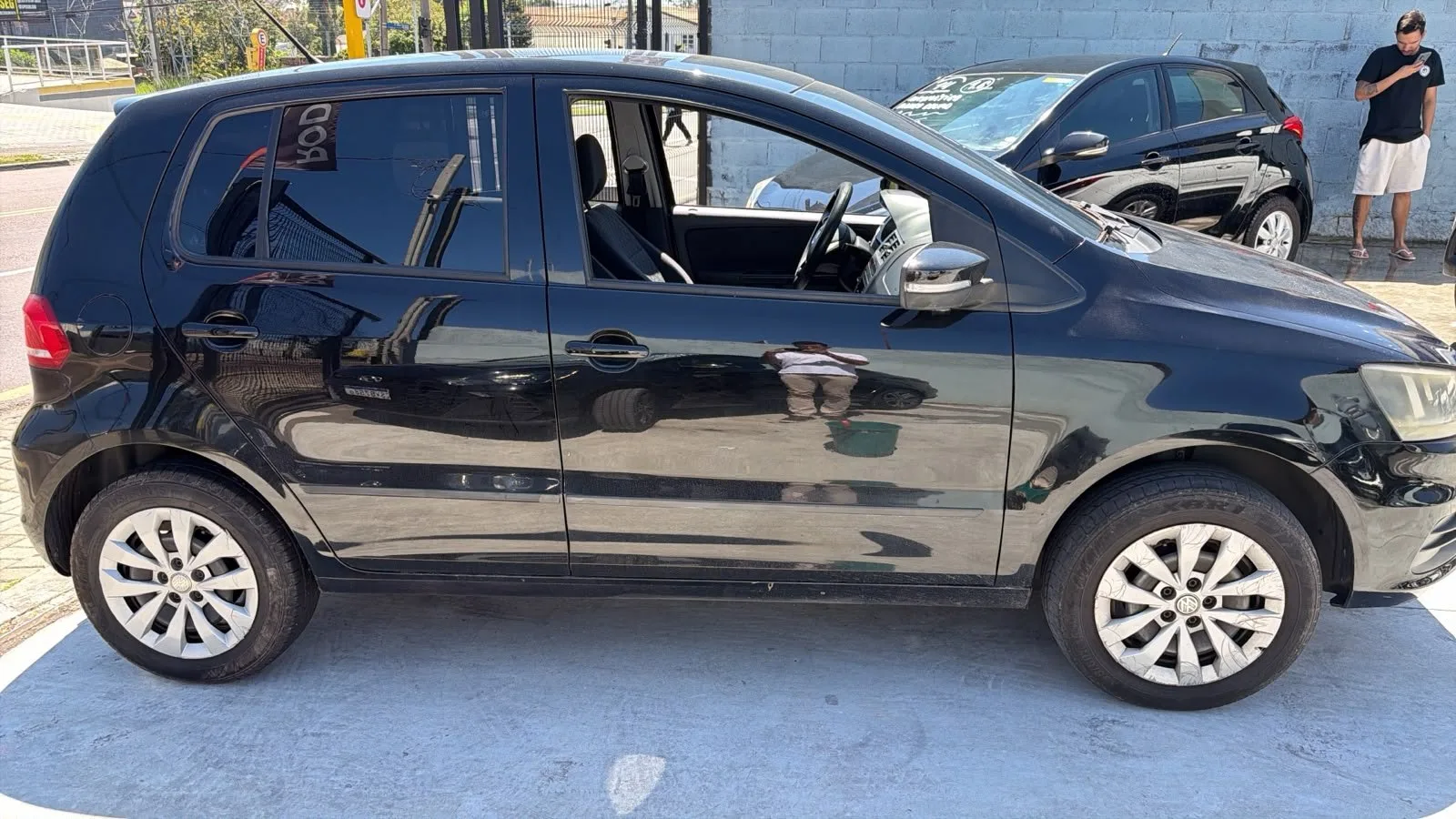 VW - VolksWagen Fox Trendline 1.0 Flex 12V 5p — foto 3