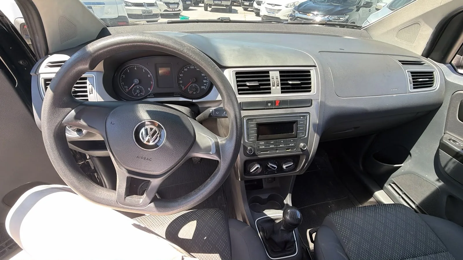 VW - VolksWagen Fox Trendline 1.0 Flex 12V 5p — foto 5